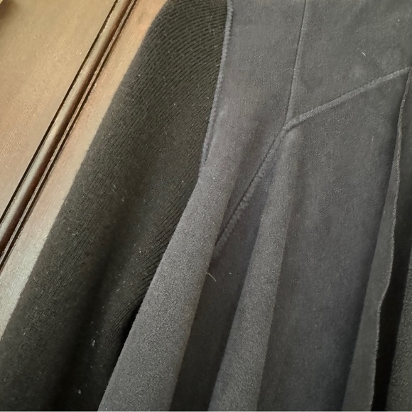 T Tahari Knit and Suede-look draped cardigan - M - Picture 5 of 9